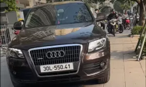 Ôtô đi lên vỉa hè bị phạt thế nào? Ôtô đi lên vỉa hè bị phạt thế nào?