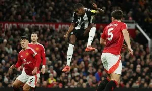 Neville: 'Hy vọng Man Utd lùi một để tiến hai bước' Neville: 'Hy vọng Man Utd lùi một để tiến hai bước'