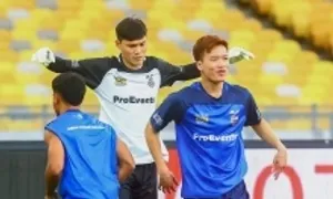 3 cầu thủ Việt Nam không kịp tập trước khi đấu Man Utd