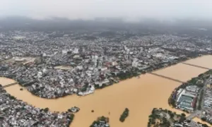 Miền Trung mưa lớn, lũ có thể lên báo động ba